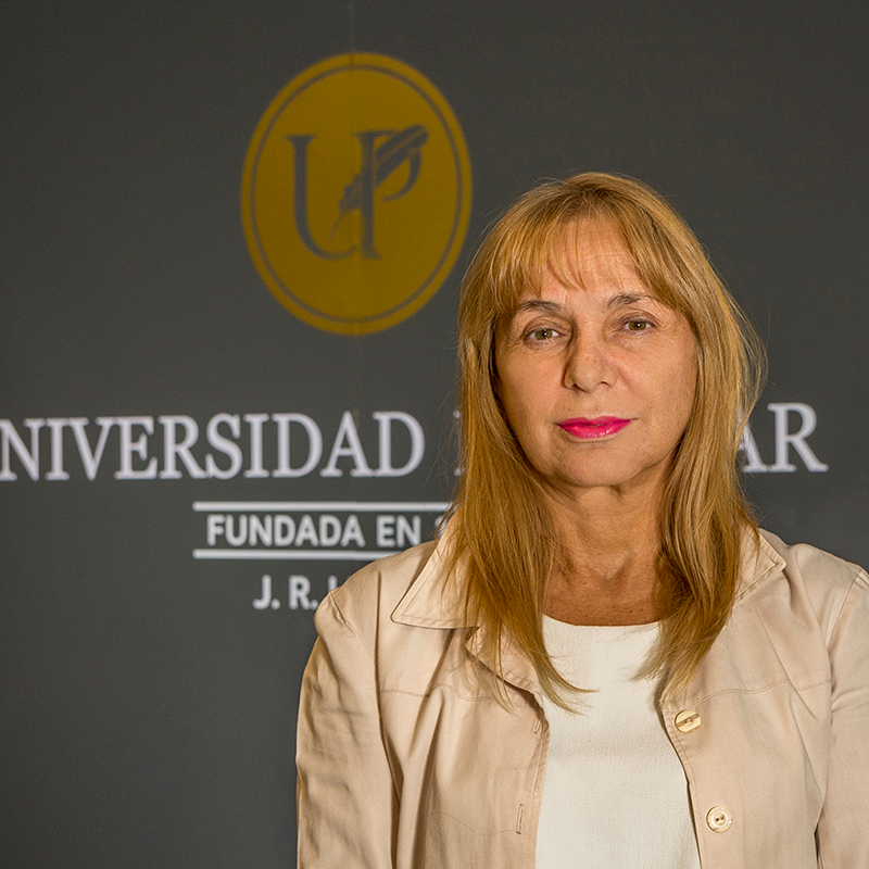 Elizabeth Rogriguez - Directora